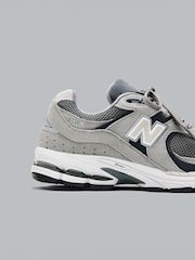 New Balance Grey 2002 Trainers - Image 10 of 13