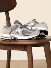 New Balance Grey 2002 Trainers - Image 9 of 13