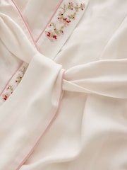 روب Romilly مطرَّز من Laura Ashley - Image 8 of 9