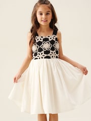 Angel & Rocket Sabrina Ecru Floral Crochet Dress - 画像 2 / 3