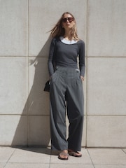 Raya diplomática gris - Barrel Leg Trousers with Button Hem - Imagen 3 de 6
