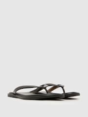 Schuh Truffle Toe Post Sandals - תמונה 2 מתוך 4
