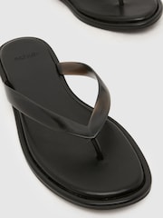 Schuh Truffle Toe Post Sandals - תמונה 4 מתוך 4