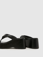 Schuh Black Tonio Chunky Toe Post Sandal - Image 4 of 4