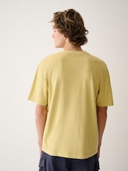 Jaune - Ajustement régulier - T-shirt léger teint en pièce - Image 4 de 8