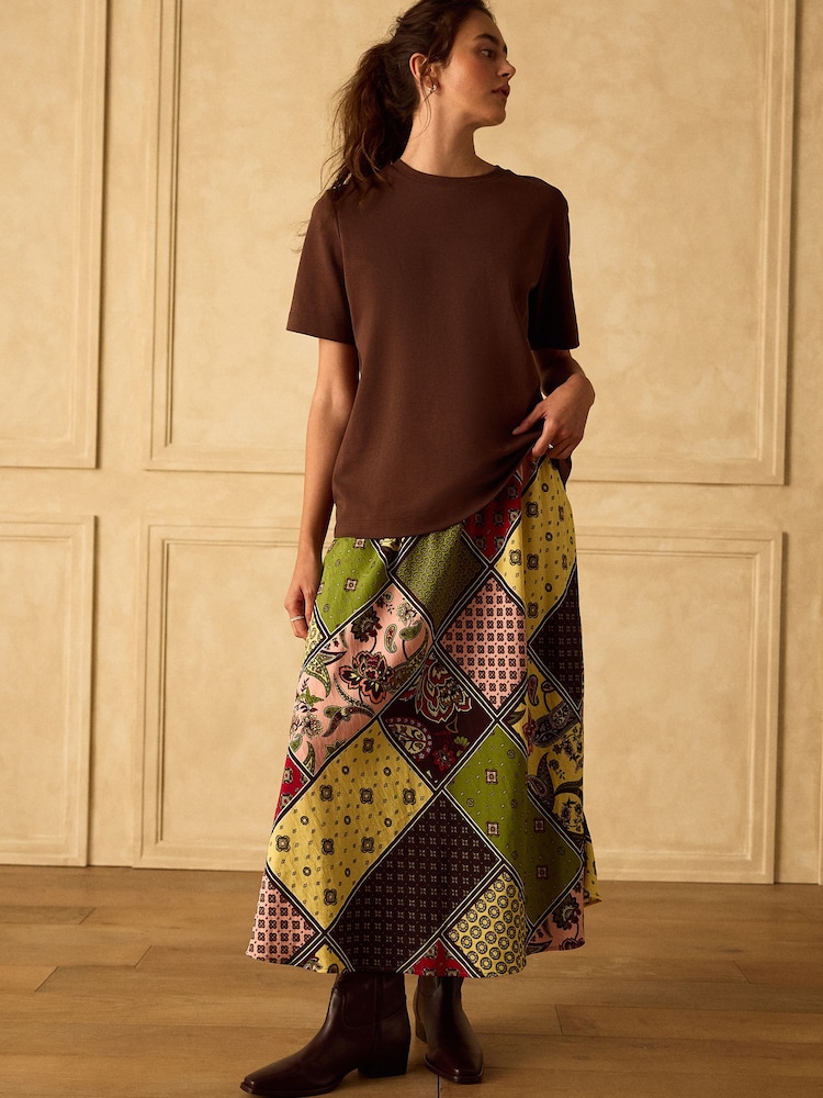 Зеленый/желтый с принтом - Matte Satin Midi Skirt - Изображение 2 7 Зеленый/желтый с принтом - Matte Satin Midi Skirt - Изображение 2 7