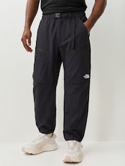 Schwarz - The North Face Unisex Belted Wide Leg Joggers - Bild 1 von 5