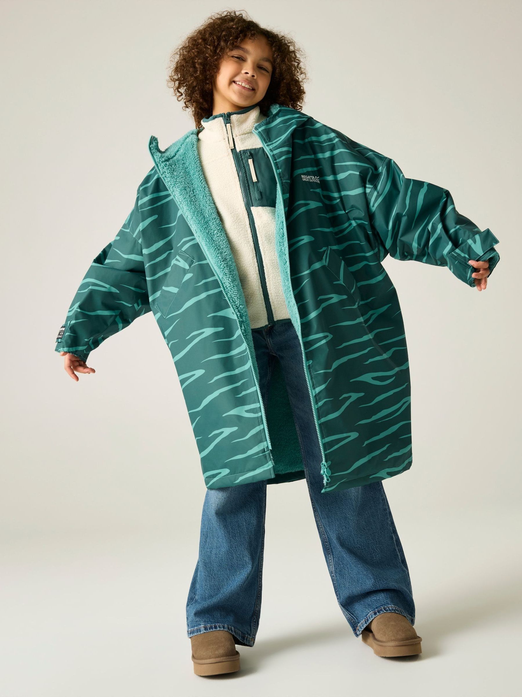 Regatta Mediterranea Junior Waterproof Changing Robe - Image 8