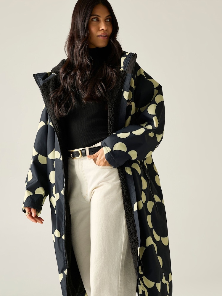Regatta Black Orla Changing Robe - Image 1 of 9 Regatta Black Orla Changing Robe - Image 1 of 9