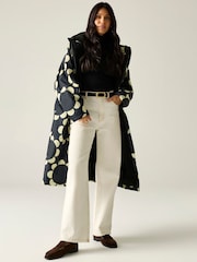 Regatta Black Orla Changing Robe - Image 2 of 9