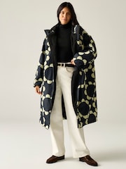 Regatta Black Orla Changing Robe - Image 5 of 9