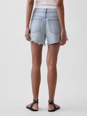 Gap Light Wash 4 inch Mid Rise UltraSoft Relaxed Cutoff Shorts - Image 2 of 4