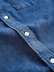 Dunkle Waschung - Gap Denimhemd mit Tasche - Bild 4 von 4