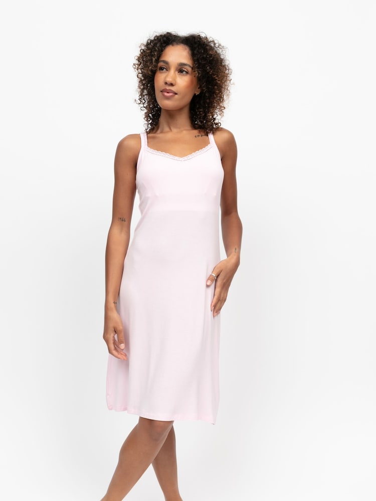 فستان نوم جيرسيه قصير بحمَّالات ودعم خفي من Cyberjammies - صورة 1 من 3 فستان نوم جيرسيه قصير بحمَّالات ودعم خفي من Cyberjammies - صورة 1 من 3