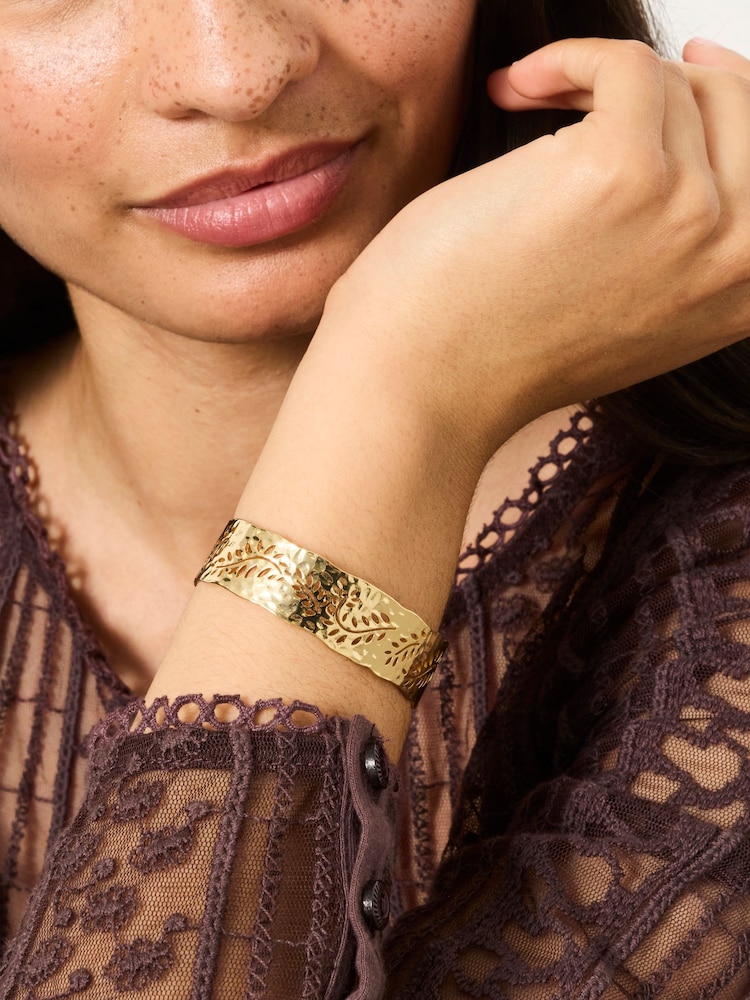 FatFace Gold Tone Leaf Bangle - Image 4 of 4