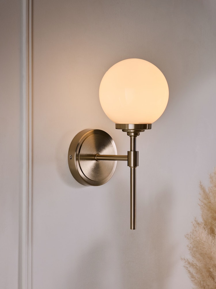 Brass Pair of Brass Weston Wall Lights (Also suitable for use in the bathroom) - Image 1 of 5 Brass Pair of Brass Weston Wall Lights (Also suitable for use in the bathroom) - Image 1 of 5