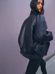 Friends Like These Ultimate Textured Faux Leather Bomberjakke - Billede 6 af 6