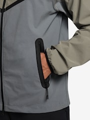 Chaqueta cortavientos Nike Tech Dri-Fit de tejido con cremallera completa - Imagen 3 de 3