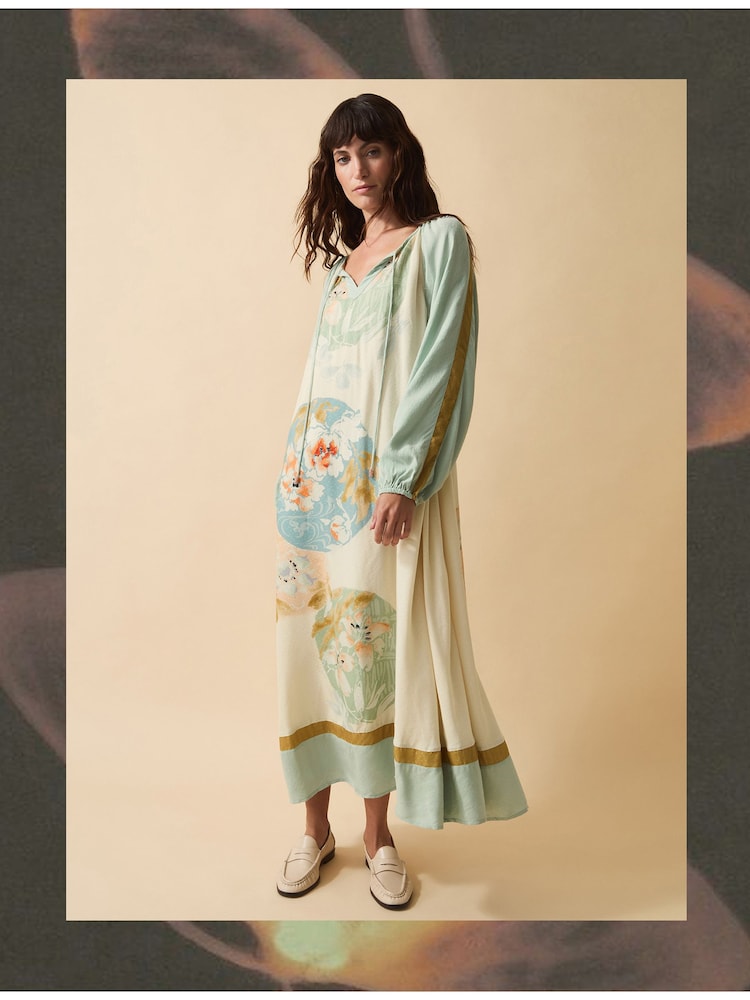 Monsoon Clemence Amelie Floral Dobby Midi Dress - תמונה 1 מתוך 2 Monsoon Clemence Amelie Floral Dobby Midi Dress - תמונה 1 מתוך 2