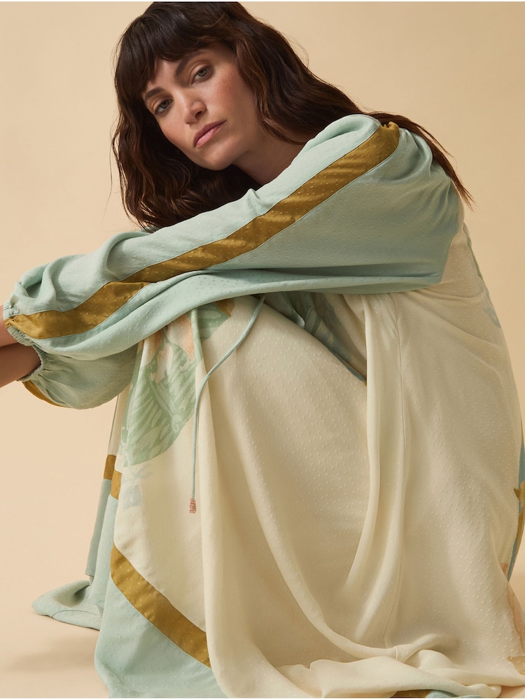 Monsoon Clemence Amelie Floral Dobby Midi Dress - תמונה 2 מתוך 2 Monsoon Clemence Amelie Floral Dobby Midi Dress - תמונה 2 מתוך 2