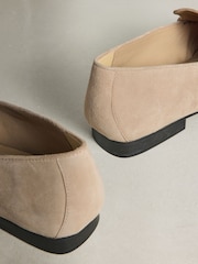 Таупе - N. Premium Suede Almond Toe Ruched Loafers - Image 13 of 13