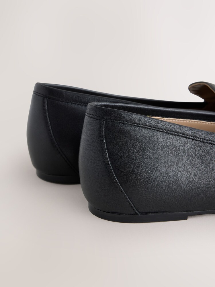שחור - Forever Comfort® Leather Point Toe Loafers - תמונה 10 מתוך 10