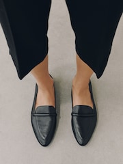 שחור - Forever Comfort® Leather Point Toe Loafers - תמונה 2 מתוך 10