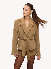 LOAVIES In Your Arms Belted Brown Blazer - תמונה 1 מתוך 5