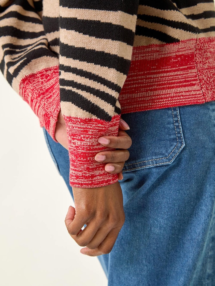 Roman סוודר סרוג עם הדפס חיות בצבעים מנוגדים - תמונה 5 מתוך 5 Roman סוודר סרוג עם הדפס חיות בצבעים מנוגדים - תמונה 5 מתוך 5