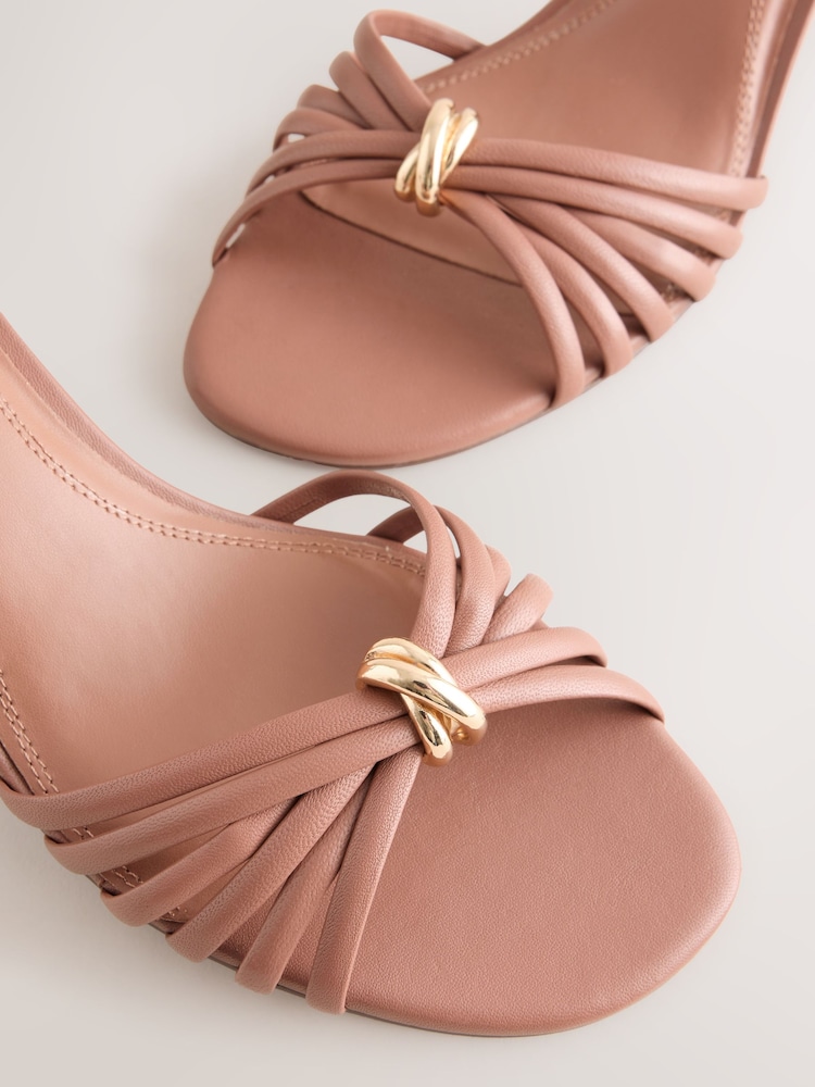 駝色 - Forever Comfort® Heeled Sandals With Hardware - 圖片 10/10