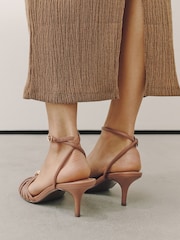 駝色 - Forever Comfort® Heeled Sandals With Hardware - 圖片 7/10