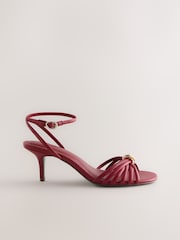 紅色 - Forever Comfort® Heeled Sandals With Hardware - 圖片 1/5