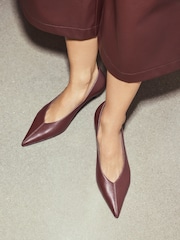 Кість - Forever Comfort® Leather Low Court Heels - Image 1 of 4