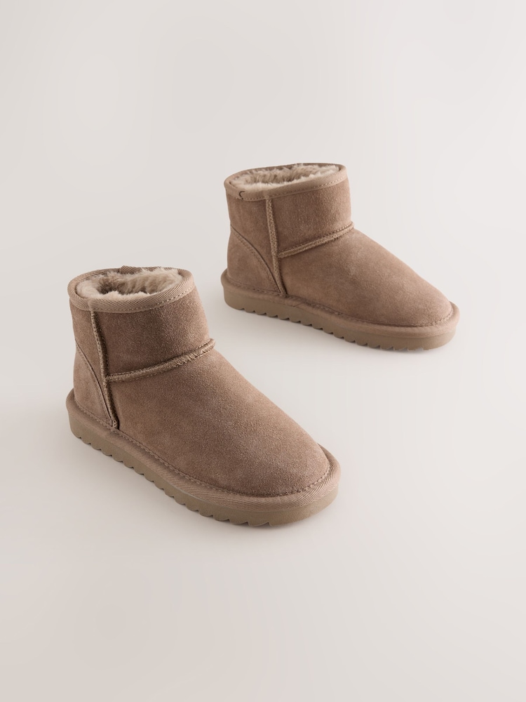 Marron mink - Bottes déperlantes en daim à enfiler - Image 1 de 5 Marron mink - Bottes déperlantes en daim à enfiler - Image 1 de 5