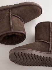 Schokoladenbraun - Hohe Wildlederschuhe zum Reinschlüpfen - Bild 5 von 5