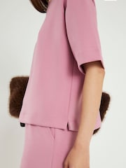 تيشرت فاخر بقصّة واسعة وبكُم قصير من River Island - صورة 3 من 3