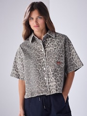 Leopardo - Camisa jeans de manga curta - Imagem 1 de 4