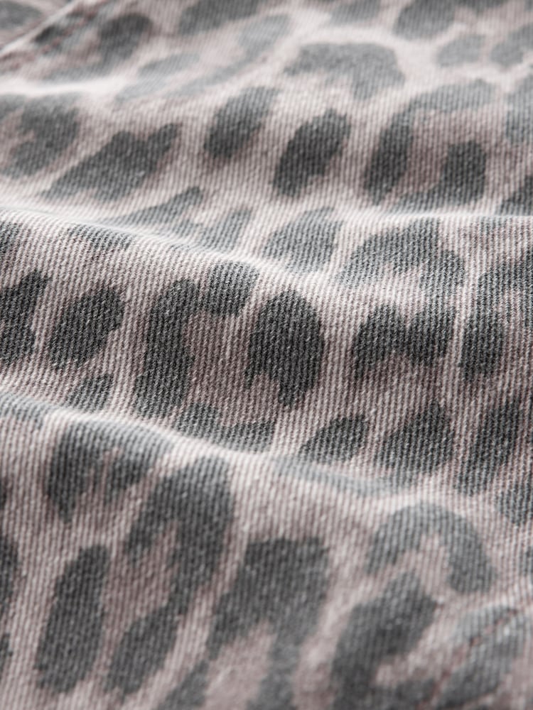 Leopard Short Sleeve Denim Shirt - Image 7 of 7 Leopard Short Sleeve Denim Shirt - Image 7 of 7