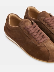 حذاء رياضي غير مبطن من الجلد السويدي الناعم من Whistles - صورة 4 من 4