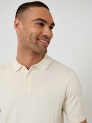 Crema - Threadbare Zig Zag Stitch Knitted Polo Shirt - Imagen 4 de 5