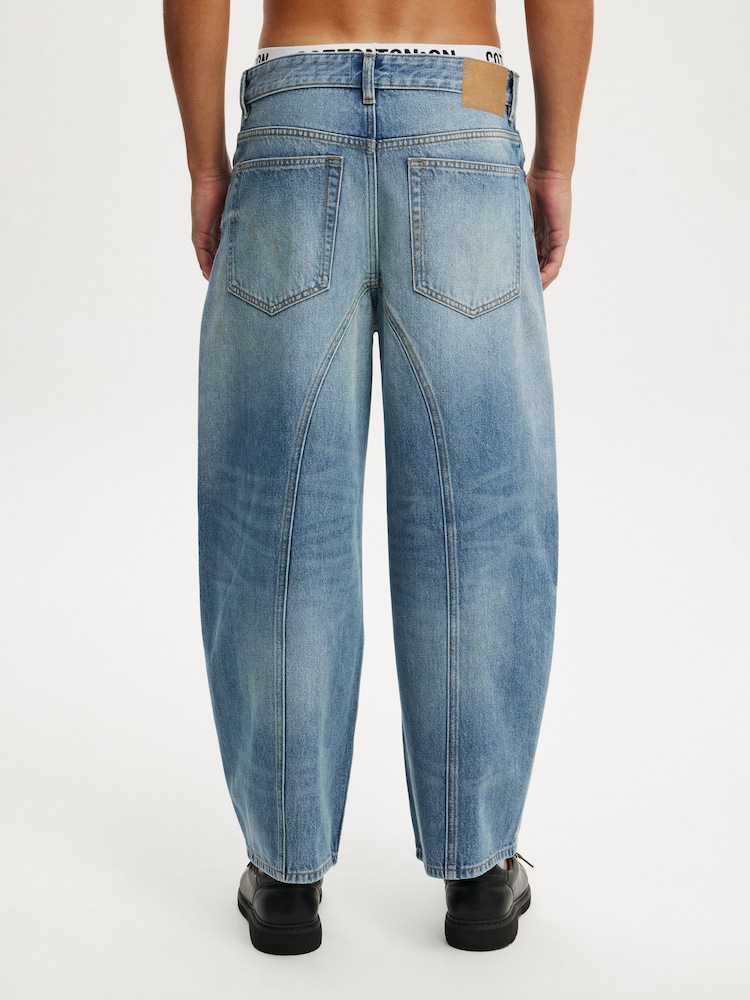 כחול - Cotton On מכנסי ג'ינס רפויים בגזרת בלון - תמונה 2 מתוך 8 כחול - Cotton On מכנסי ג'ינס רפויים בגזרת בלון - תמונה 2 מתוך 8