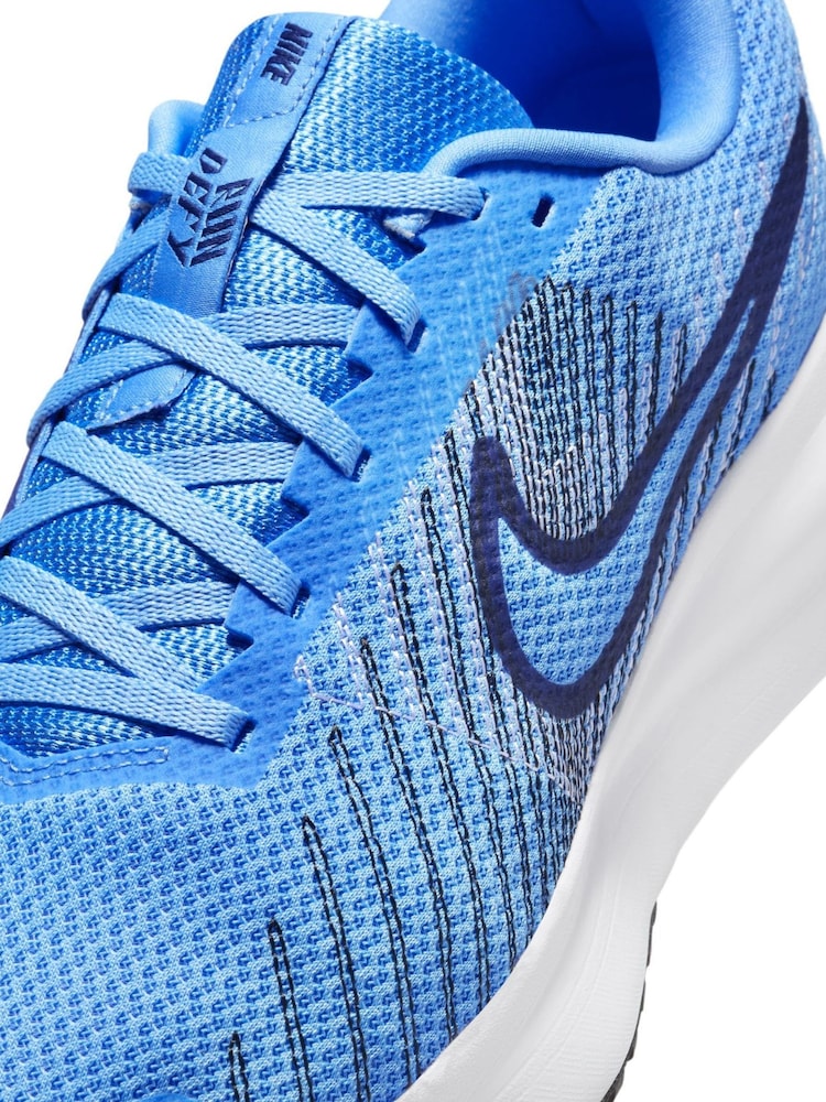 Estilo universitario en azul - Zapatillas para correr Run Defy Road de Nike - Imagen 10 de 10 Estilo universitario en azul - Zapatillas para correr Run Defy Road de Nike - Imagen 10 de 10
