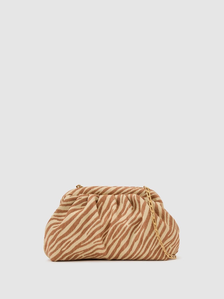 Reiss Georgia Raffia-Effect Zebra Pouch Clutch Bag - Bild 2 von 6 Reiss Georgia Raffia-Effect Zebra Pouch Clutch Bag - Bild 2 von 6