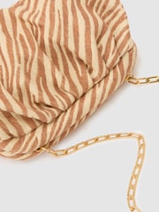 Reiss Georgia Raffia-Effect Zebra Pouch Clutch Bag - Bild 5 von 6