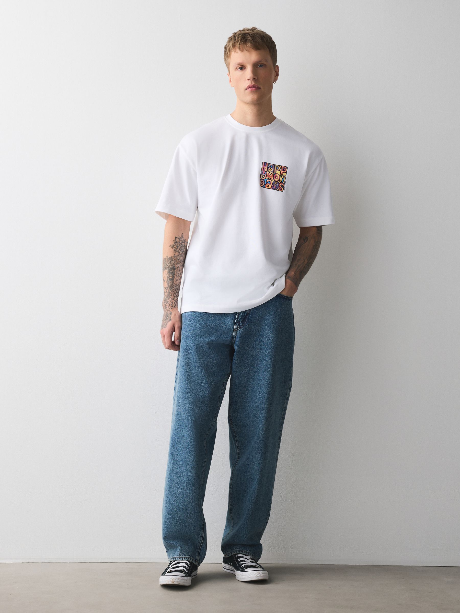 VR × nqrse × HAPPY TEE / WHITE VR × nqrse × HAPPY TEE / WHITE 新品Lサイズ VR × nqrse × HAPPY TEE