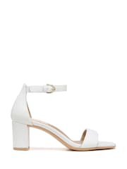 Naturalizer Vera Wide Fit Ankle Strap White Sandals - صورة 1 من 7