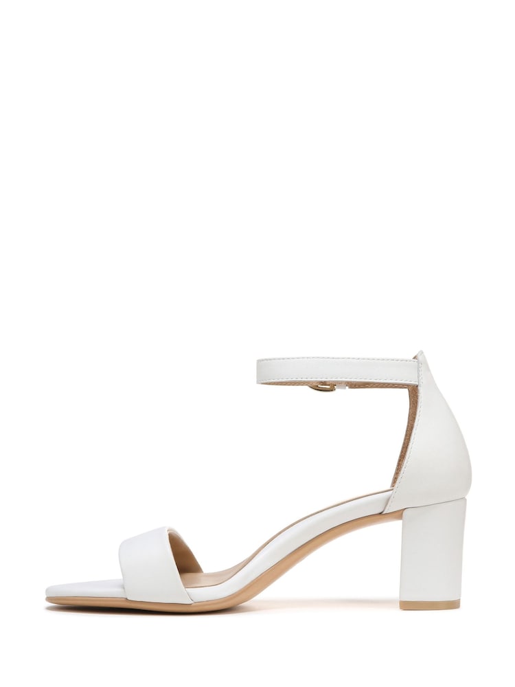 Naturalizer Vera Wide Fit Ankle Strap White Sandals - صورة 2 من 7 Naturalizer Vera Wide Fit Ankle Strap White Sandals - صورة 2 من 7
