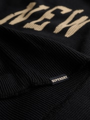 Mornarica Plavo - Superdry Athletic Essentials Grafički vrh dugih rukava - Slika 7 od 7