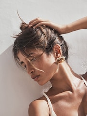 Brown Resin Flower Stud Earrings - Image 2 of 6