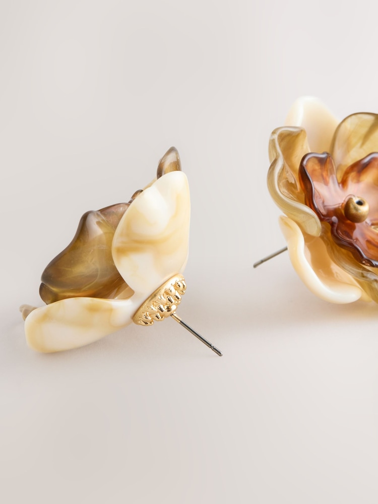 Brown Resin Flower Stud Earrings - Image 6 of 6